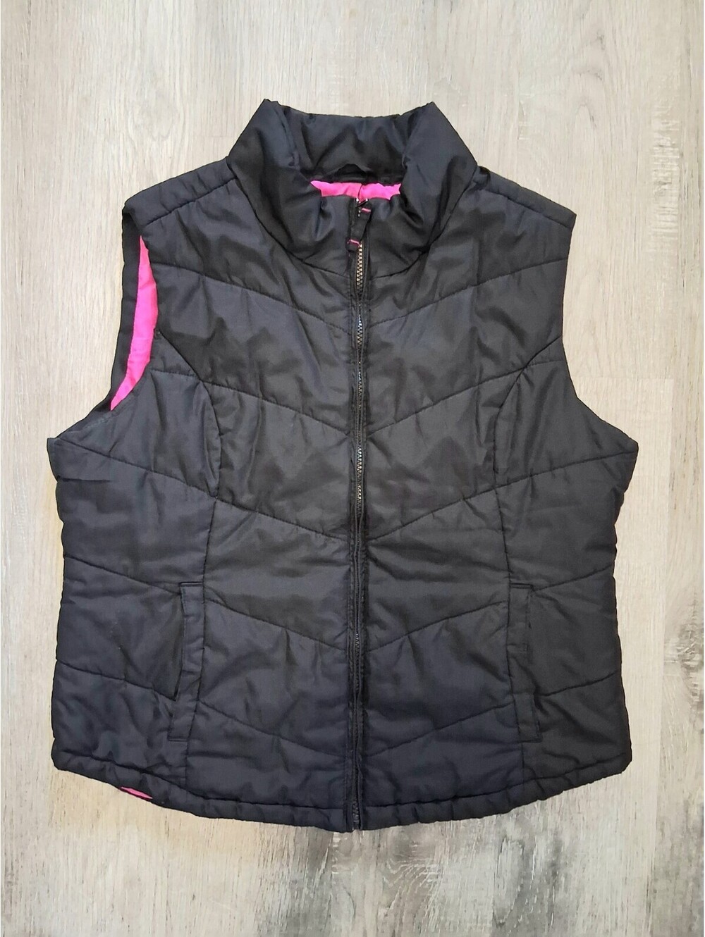 Aeropostale Woman's XL Black Quilted Puffer Vest With Pink Interior Lining